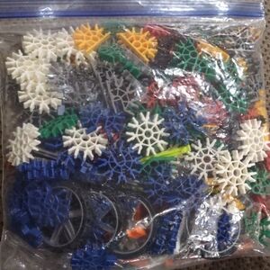 Mixed Lot of K'nex Building Toy Parts Pieces, Approx 1.5 lbs Bag EUC, K'nex Toys